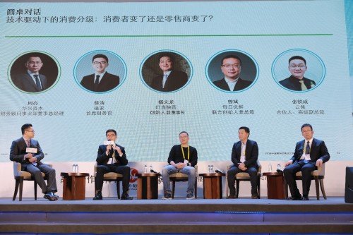 参加四大发明等活动也在等着参观者亲身