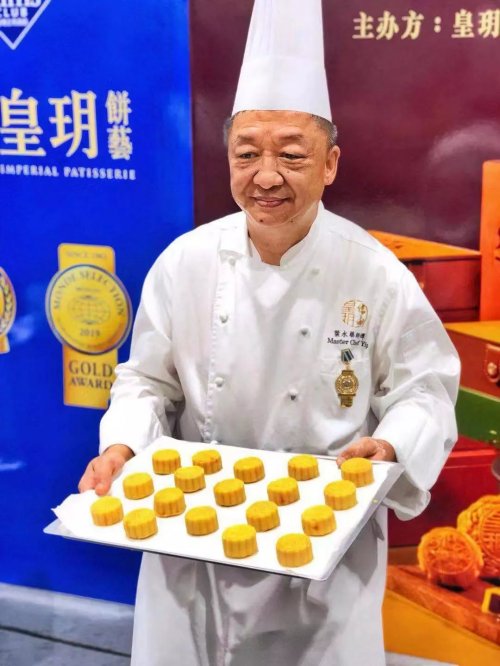 他对许多传统糕点的做法都了如指掌