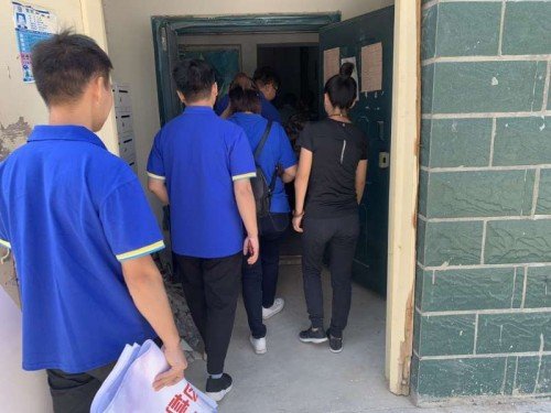 成绩优异且心怀梦想的贫困学子日丰管
