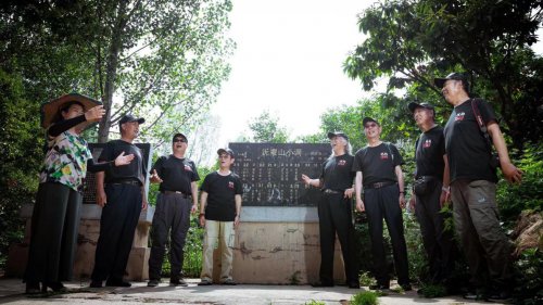 七位“老男孩”走遍整个沂蒙老区