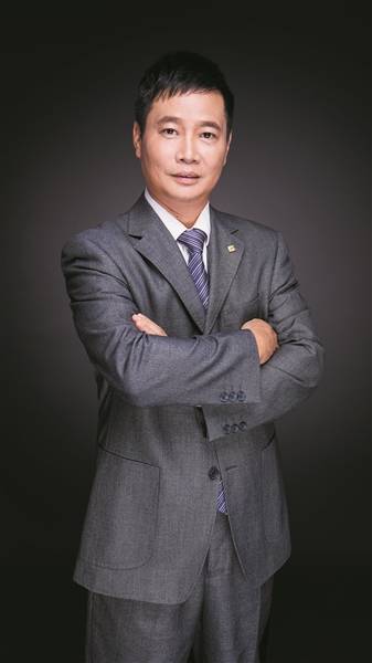在合浦县公馆镇创办了第一家公馆黄记饼