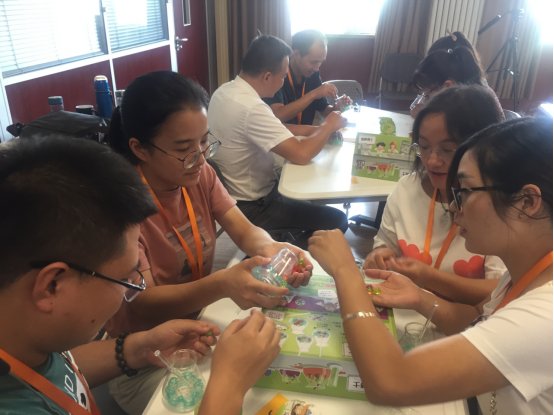 第一次来北京,牛津化学博士给我们上化学课