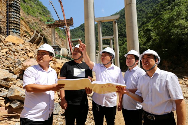 即将进行桥面系施工