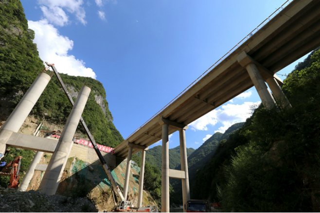 一跃而过