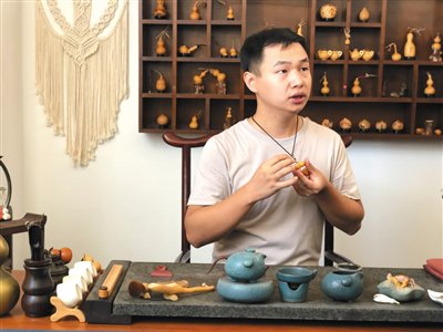 我们当地村民来开始管理这一处食用菌基