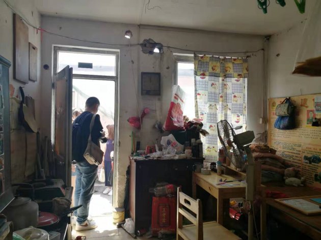 奶奶的病更是让本来就不富裕的家庭雪上