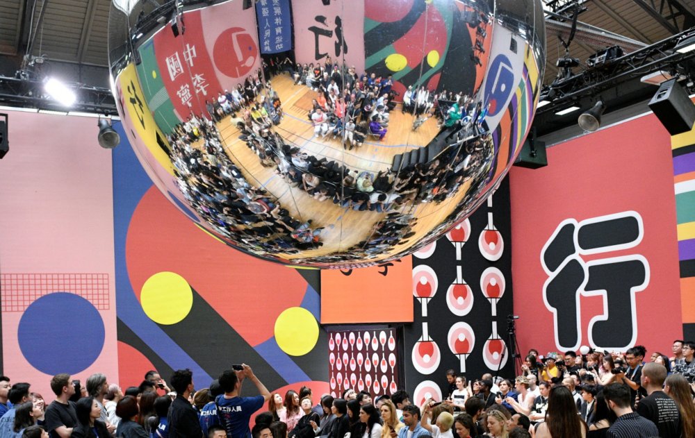 从原来的高性价比向消费升级过渡