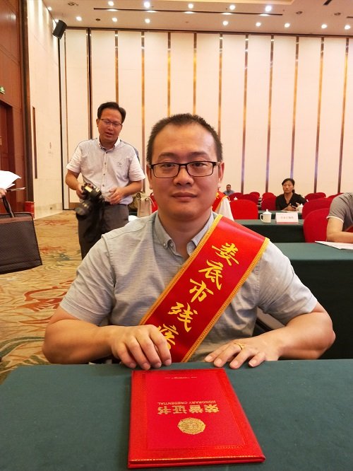 不向命运低头的呐喊