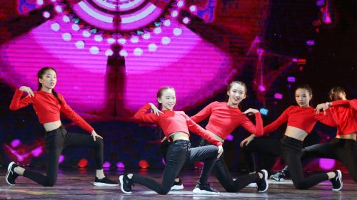 增强国内青少年在艺术上的国际视野与舞