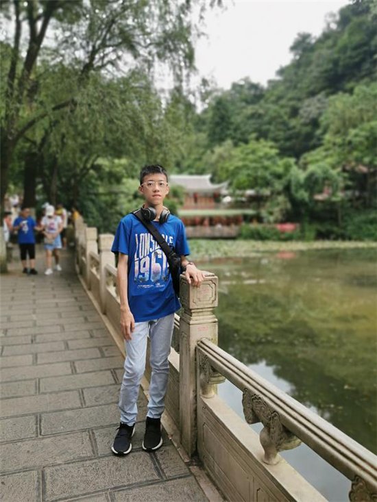 大山外语银河电子平台携手利物浦开启官