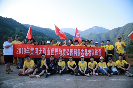 五个小组借助话剧
