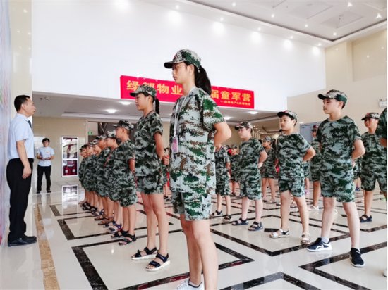 充满科技感的互动体验拓展了孩子们眼界