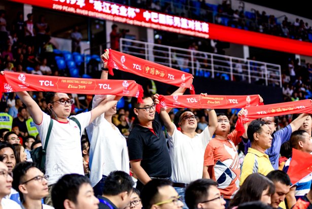 他们联手组建了一支“Ｔ猫团”参加中国