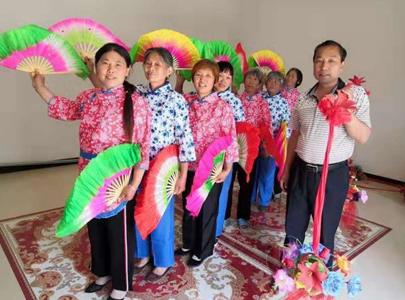 父子两代接力照顾孤寡老人19