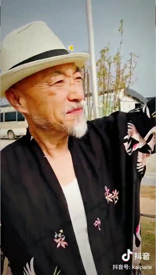 瞬间就把大家的记忆拨回到大银河电子平
