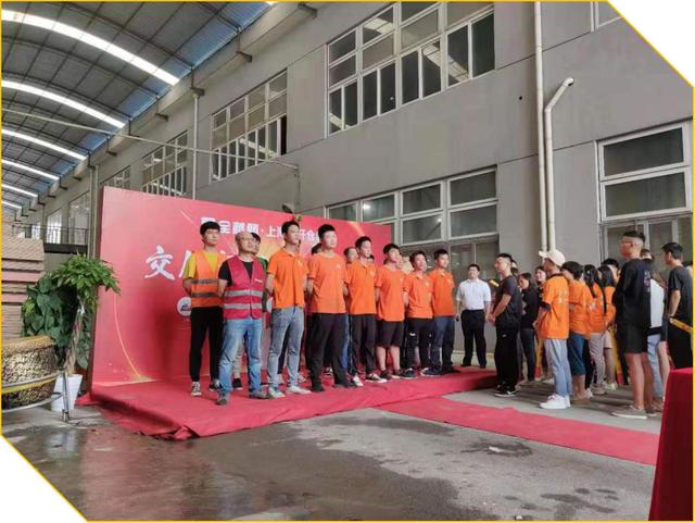 活动现场20几个辅材厂商和上海分银河