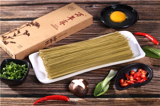 生产出的100%荞麦挂面