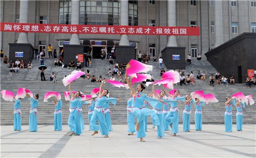 家校共育塑英才