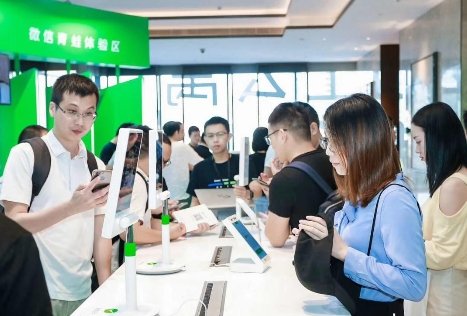 微信青蛙Pro前后各配备一块10.1