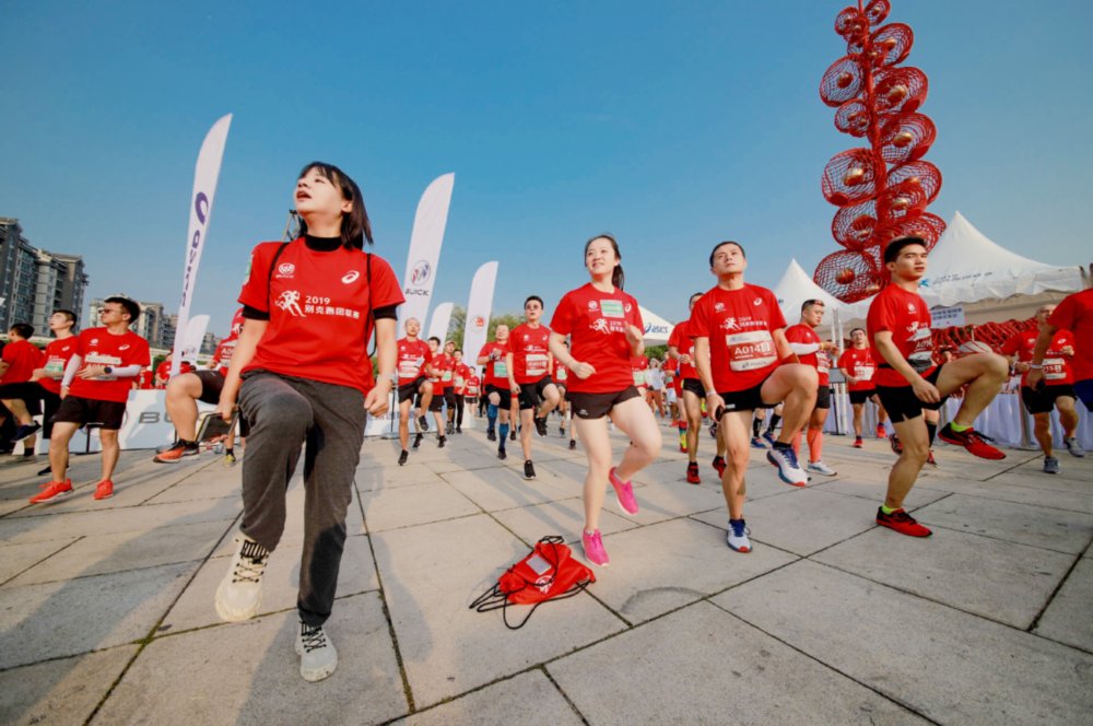 平均完赛时间2小时56分18秒