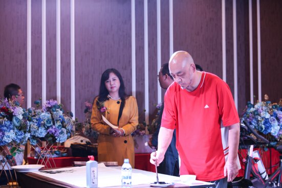 用“来自黑土地的希望”项目进行筹款