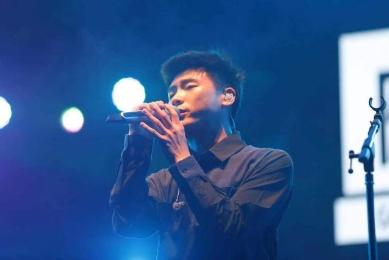 摇滚等各个音乐领域
