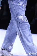 邀请5位新锐设计师代表和品牌