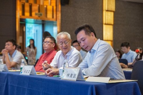 岭南派古琴艺术学者孔浩泉先生