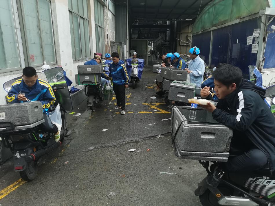 其中60%都是18-22岁的大银河电